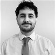 Graphic e Motion Designer professionista, laureato in Design, Comunicazione Visiva e Multimediale, offro lezioni di Grafica.